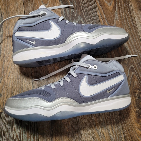 Nike Air Zoom SAMPLE G.T. Hustle 2 White Football Gray Mens Size 15 Spring 24